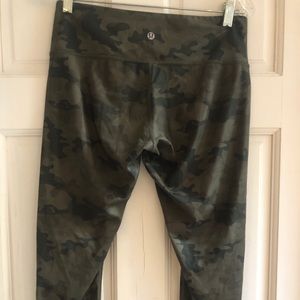 Lululemon Cropped Cameo Leggings